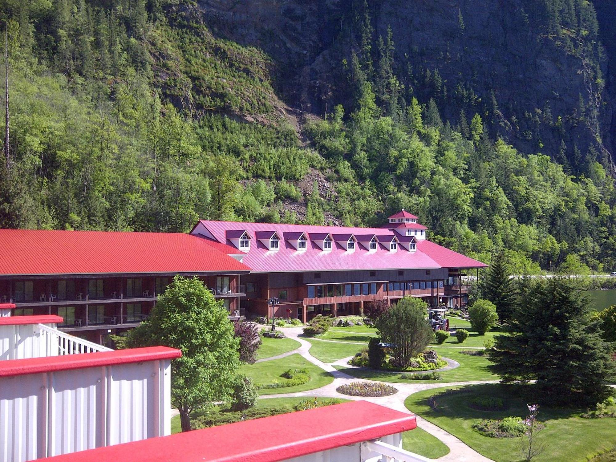 Three Valley Lake Chateau Revelstoke Exterior foto